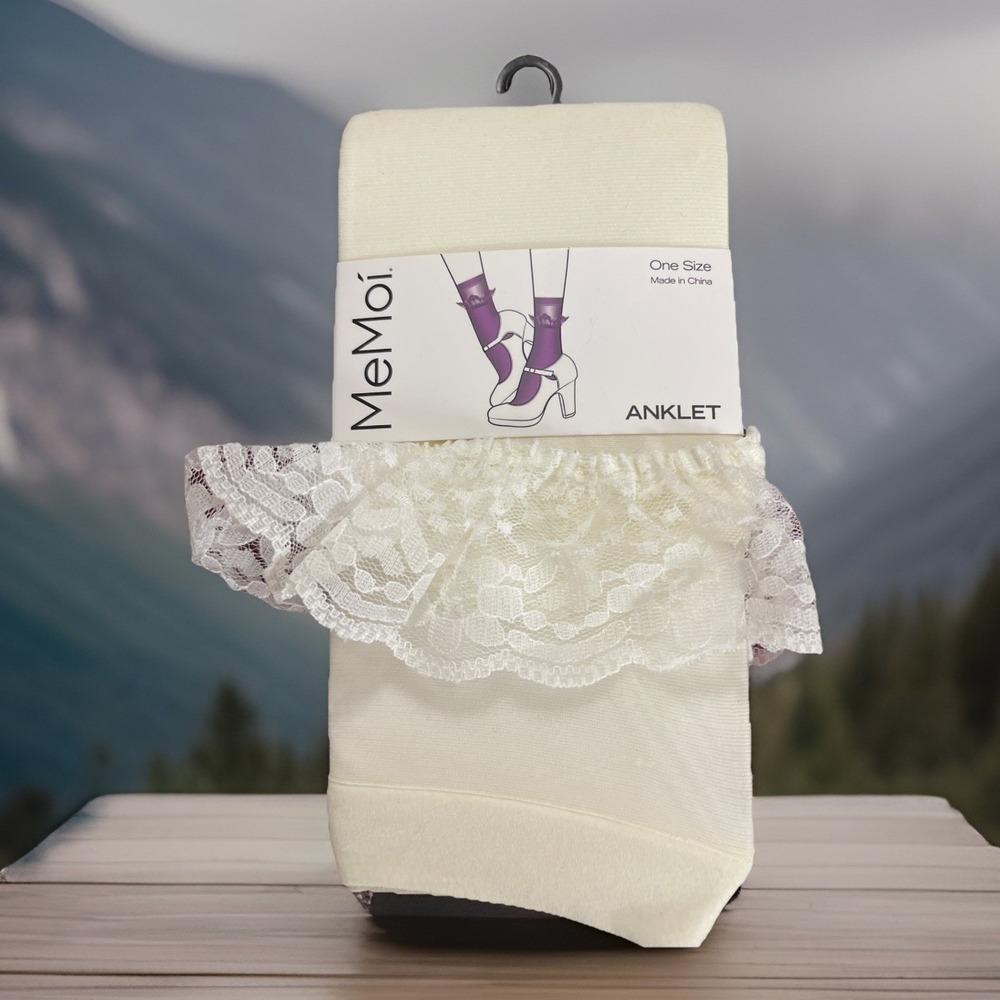 NWT‎ MeMoi Women's Cream Lace Cuff  Socks 1 Size Ruffleina Ankle Clueless Money